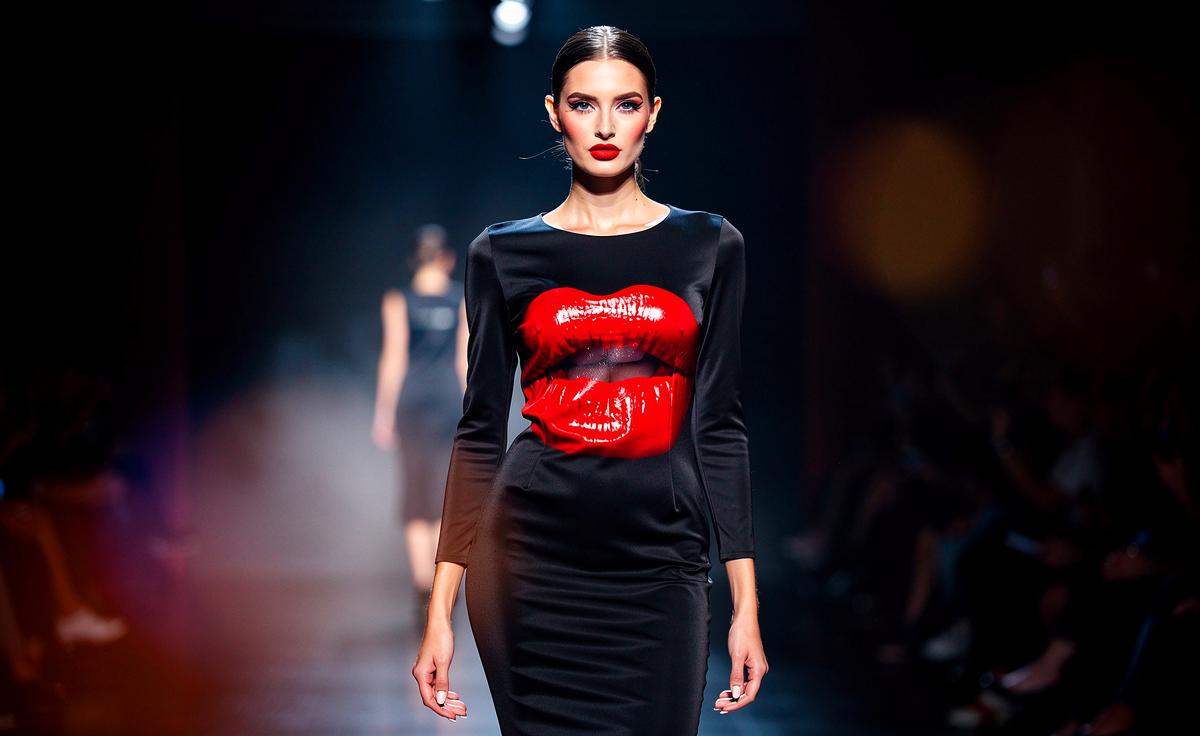 Geheimes Lippenstiftkleid auf Runways gesichtet, Mode-Insider sind begeistert